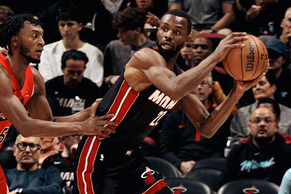 主场失守!热火三大主力下半场哑火,<a href=/lanqiude/raptors/ target=_blank class=infotextkey>猛龙</a>逆转终结四连败