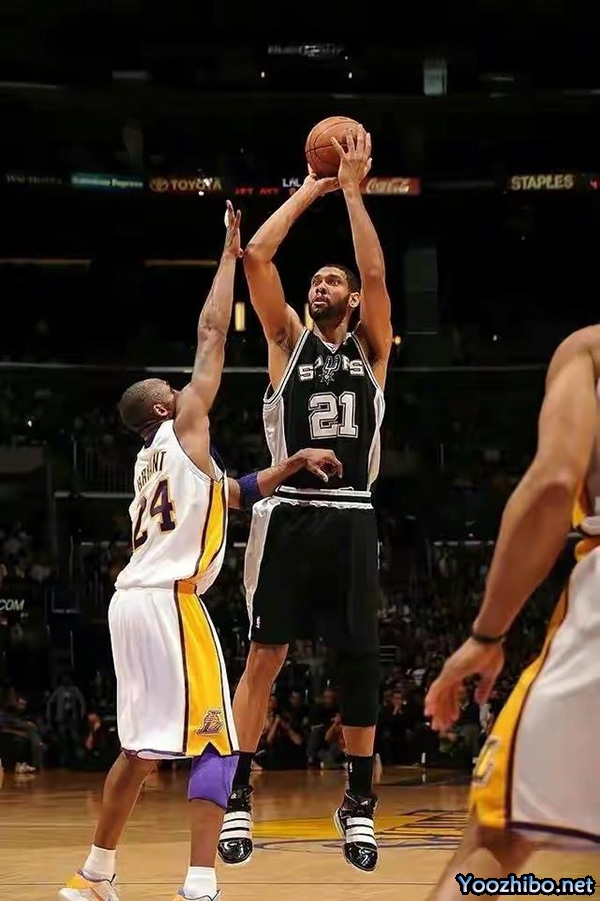 蒂姆-邓肯:NBA75大巨星榜单上的<a href=/lanqiude/spurs/ target=_blank class=infotextkey>马刺</a>传奇