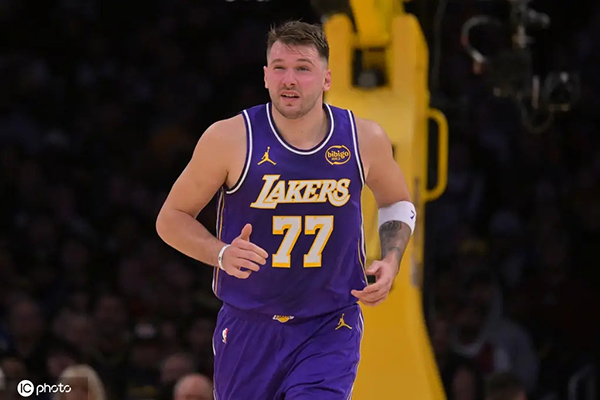 残阵马刺掀翻湖人,NBA杯八强战紫金军主场出局