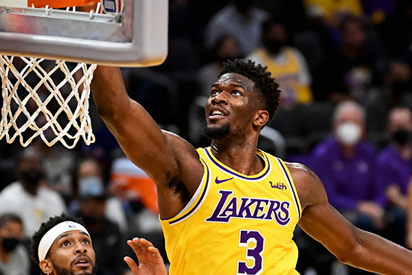 <a href=/lanqiude/lakers/ target=_blank class=infotextkey>湖人</a>季前赛首胜:艾顿26分钟砍14+8,直言要做防守锚点