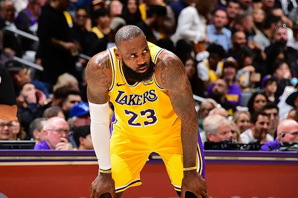 NBA休赛期动态：<a href=/lanqiude/lakers/ target=_blank class=infotextkey>湖人</a>伤病、勇士签约与<a href=/lanqiude/76ers/ target=_blank class=infotextkey>76人</a>合同进展